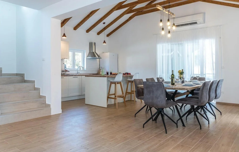 Gorgeous Home In Sibenik