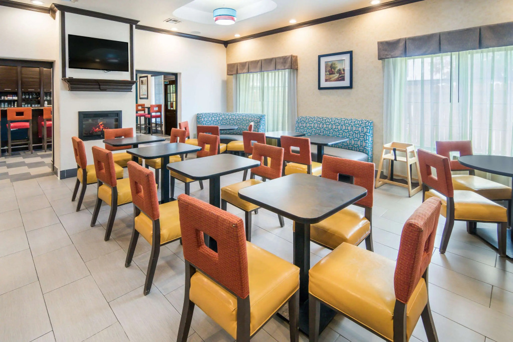 Clarion Inn & Suites Weatherford South