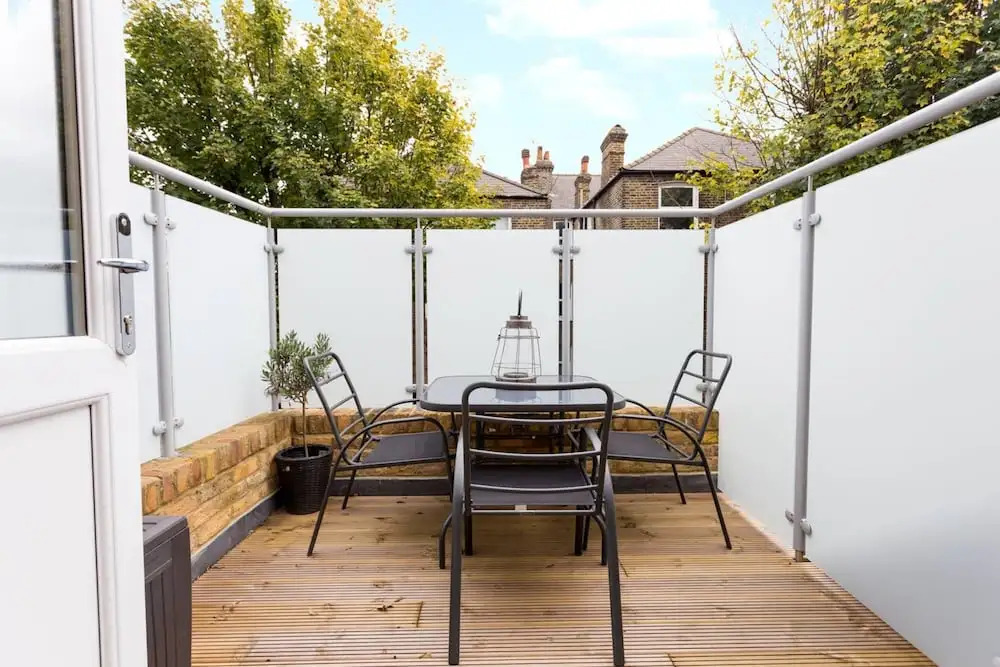 Bright And Stylish 1 Bedroom Flat With Terrace