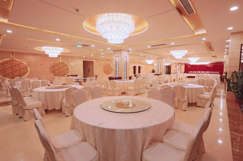 Fuyong Yulong Hotel