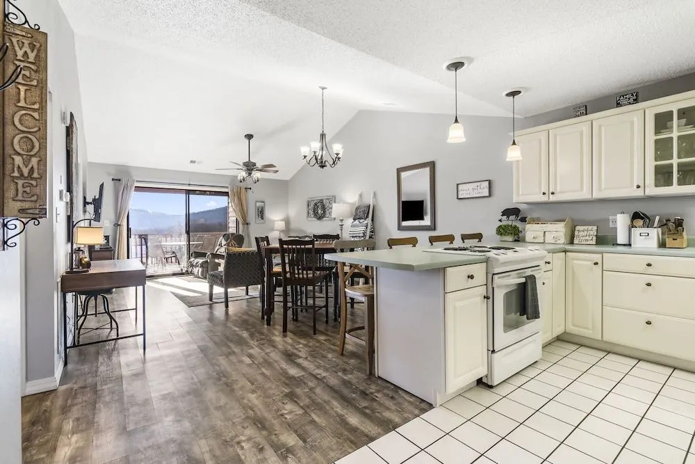 Grand View at the Pointe - Rolling Hills