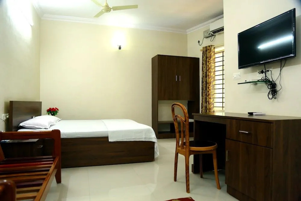 Saravana Inn