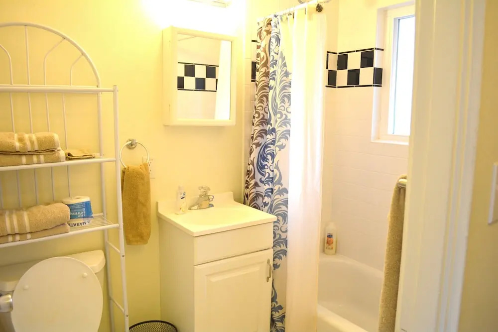 Sunny Westlake Suites by Metro