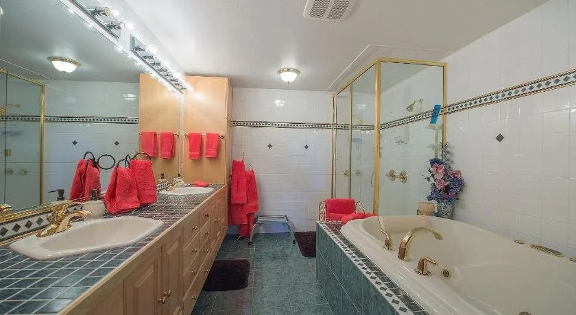 Alaska House of Jade Bed and Breakfast