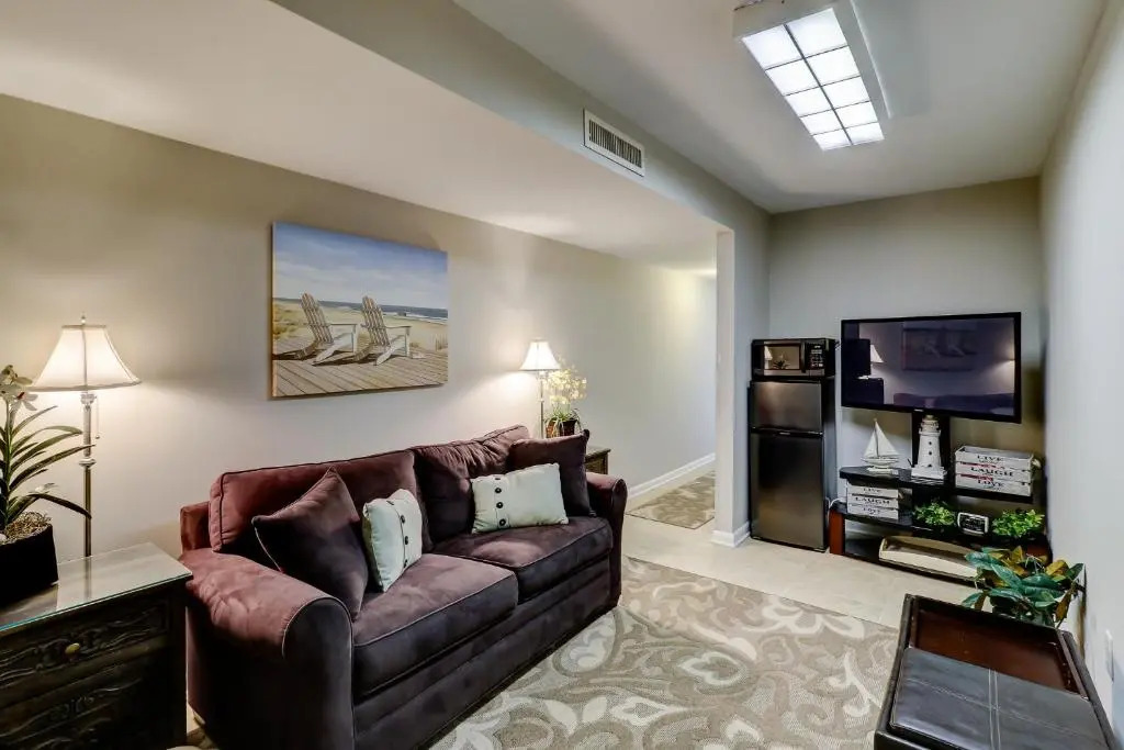 512 Oceanwalk 2 BR Forest Beach Condo