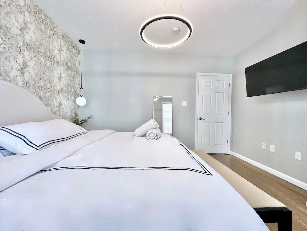The Beverly at Mt. Lebanon by Luxe PGH