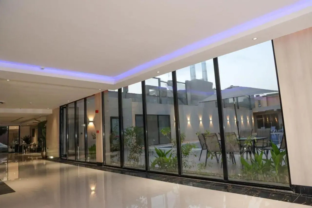 1800 Degrees Hotel