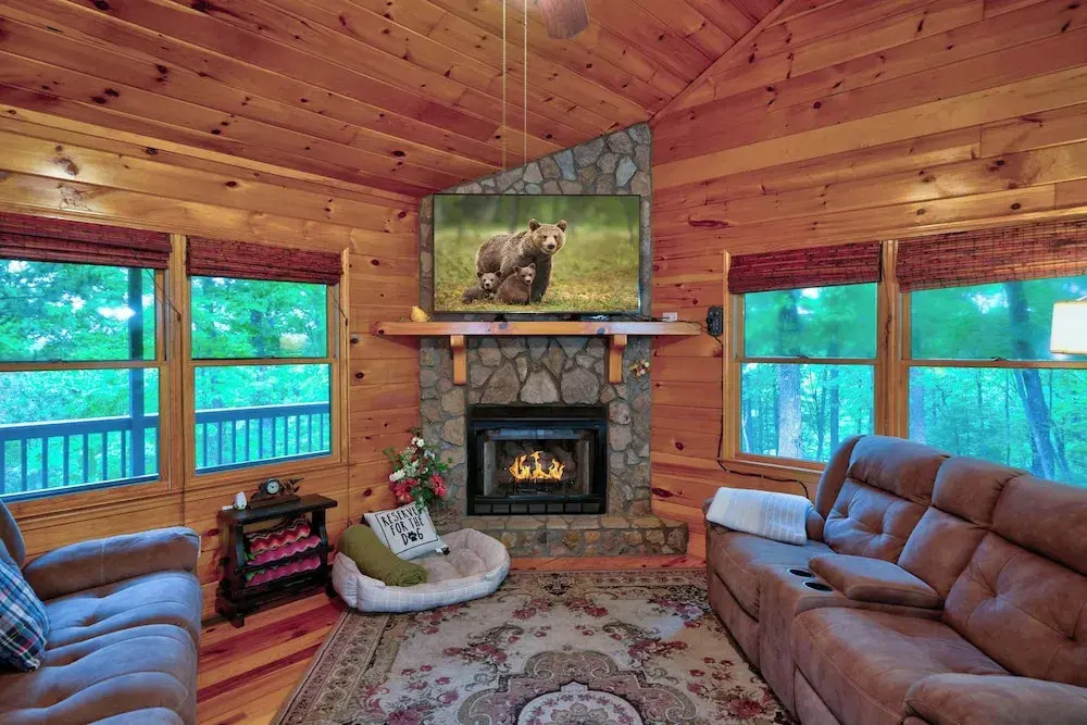 Mountain Community Home In Ellijay! Games, Private Hot Tub and Sunsets!
