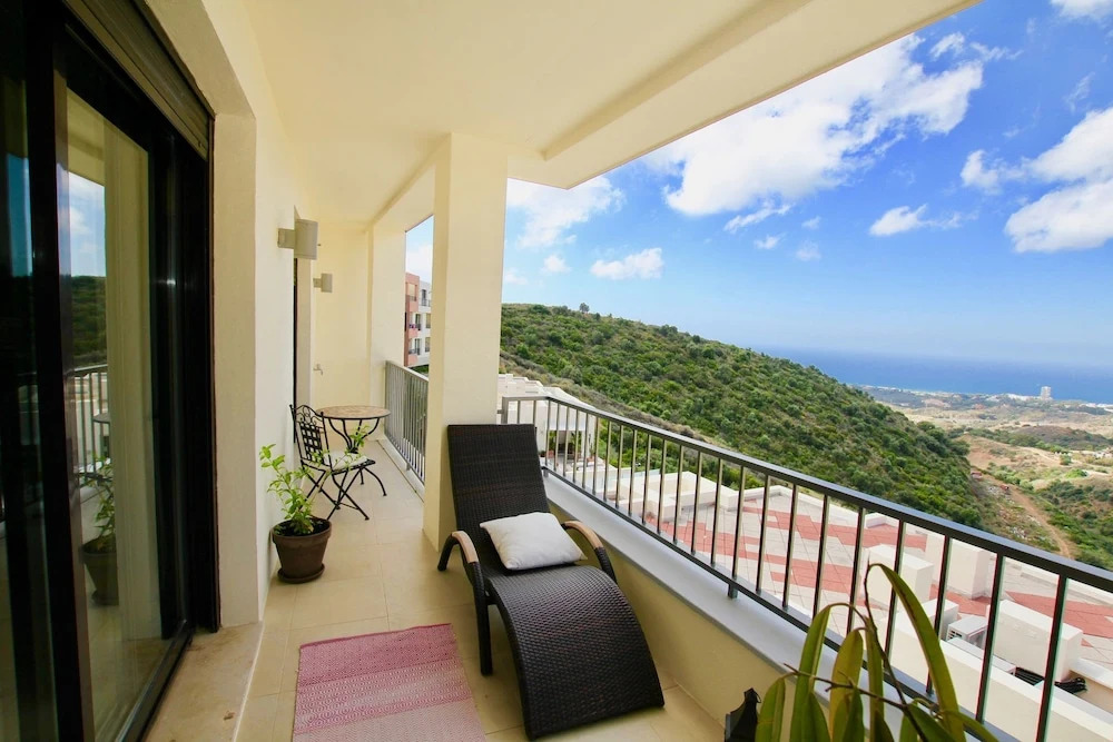 Samara 2 - Ultimate Seaview Apartment in Samara Resort, Heated Pool