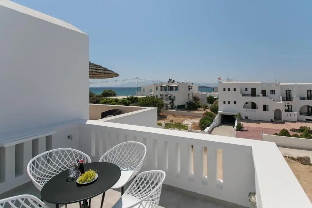 Iades Studios & Apartments