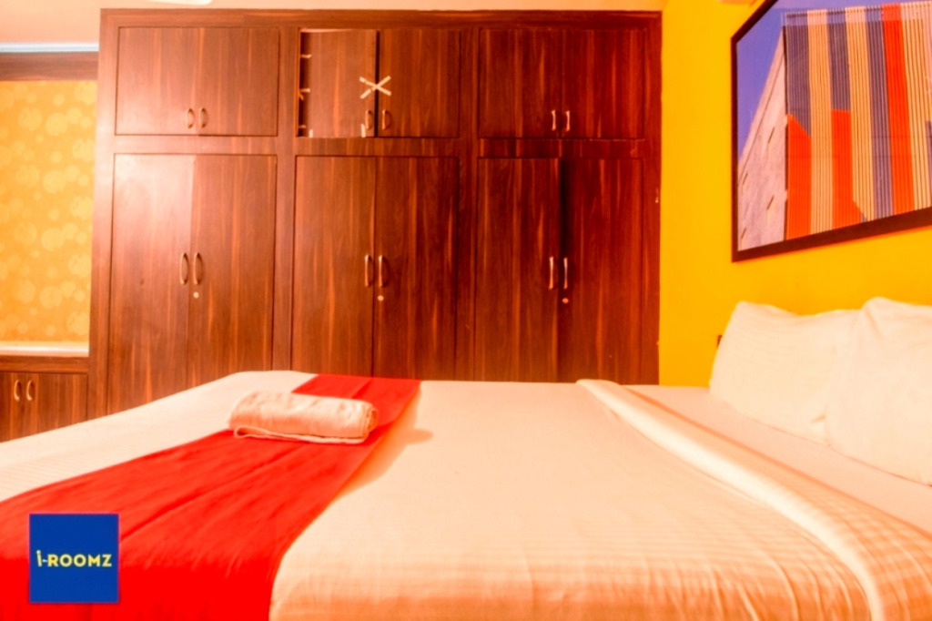 iROOMZ HOTEL PEACEFUL STAY VILLA