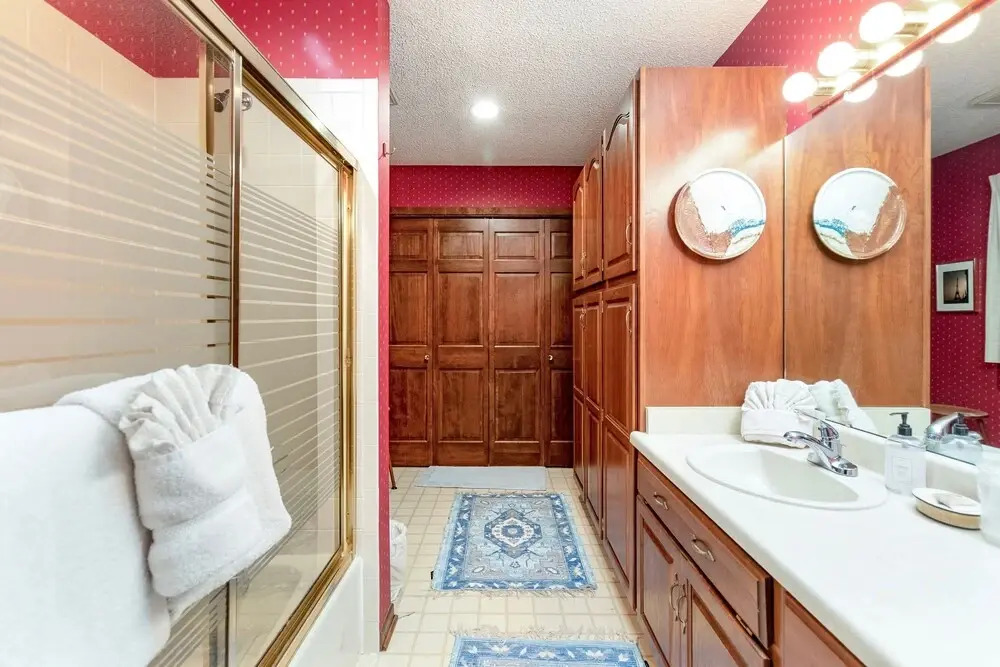 Macmillan Dog-friendly Vacation At Windcliff 4 Bedroom Home by RedAwning
