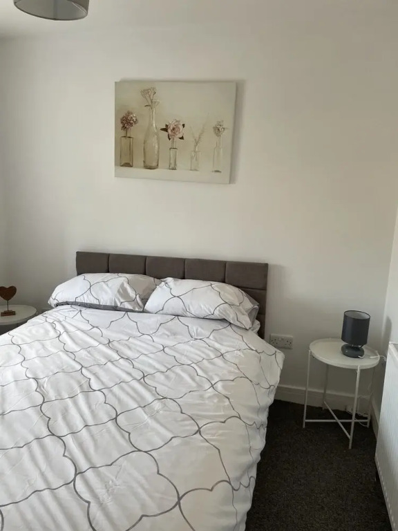 Impeccable 1-bed Apartment in Chesterfield