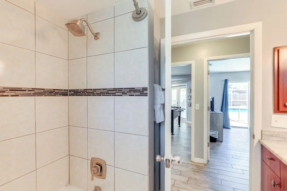 Sarasota Home w/ Heated Pool: 3 Mi to Airport!