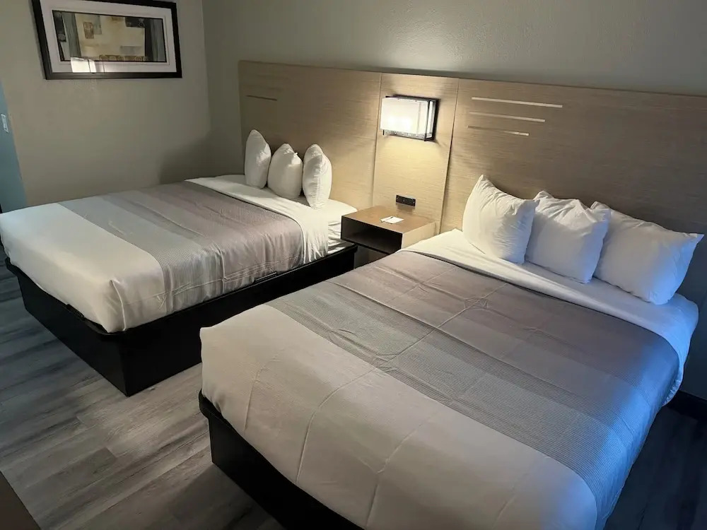 Red Lion Inn & Suites Kansas City