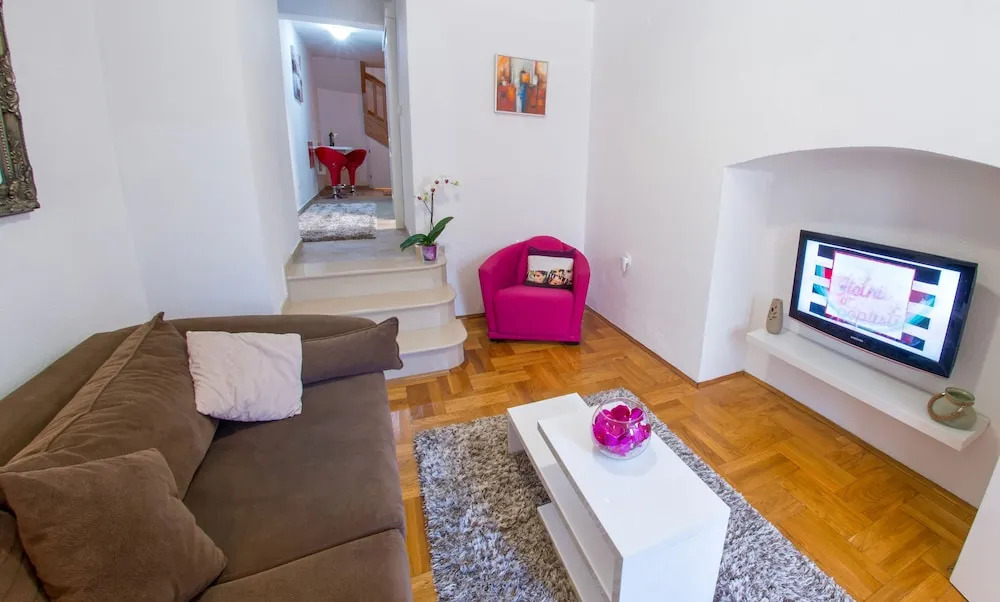 Purple Rain Apartment