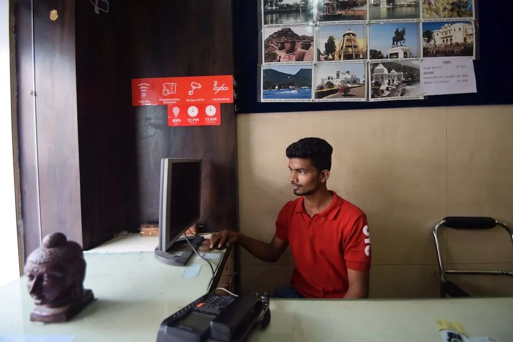 OYO Flagship 18321 Hotel Royal Sanj
