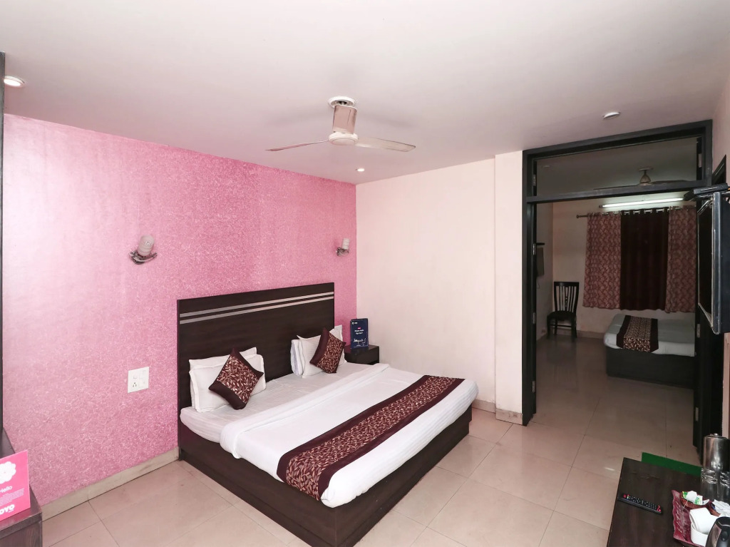 Oyo 15922 Hotel Himalayan Breeze