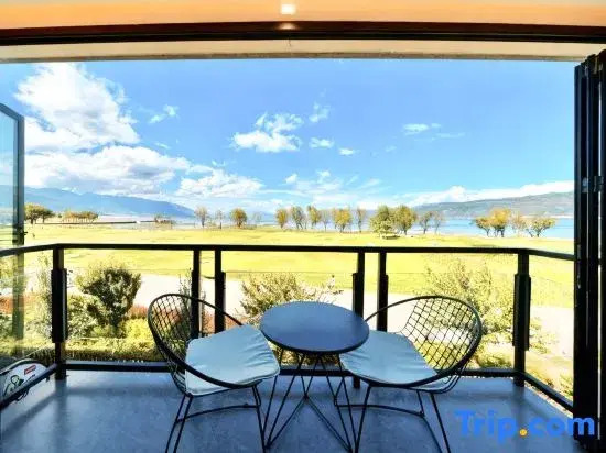 Dali Mountain Lake Seaview Homestay