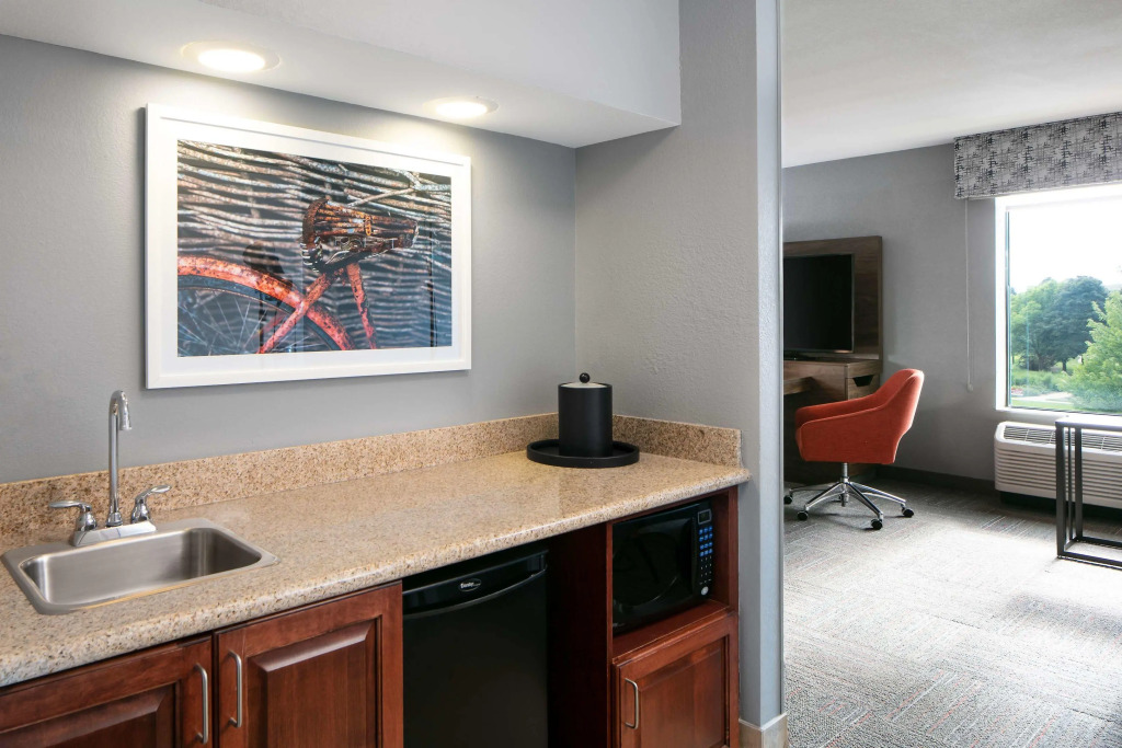 Hampton Inn & Suites West Bend