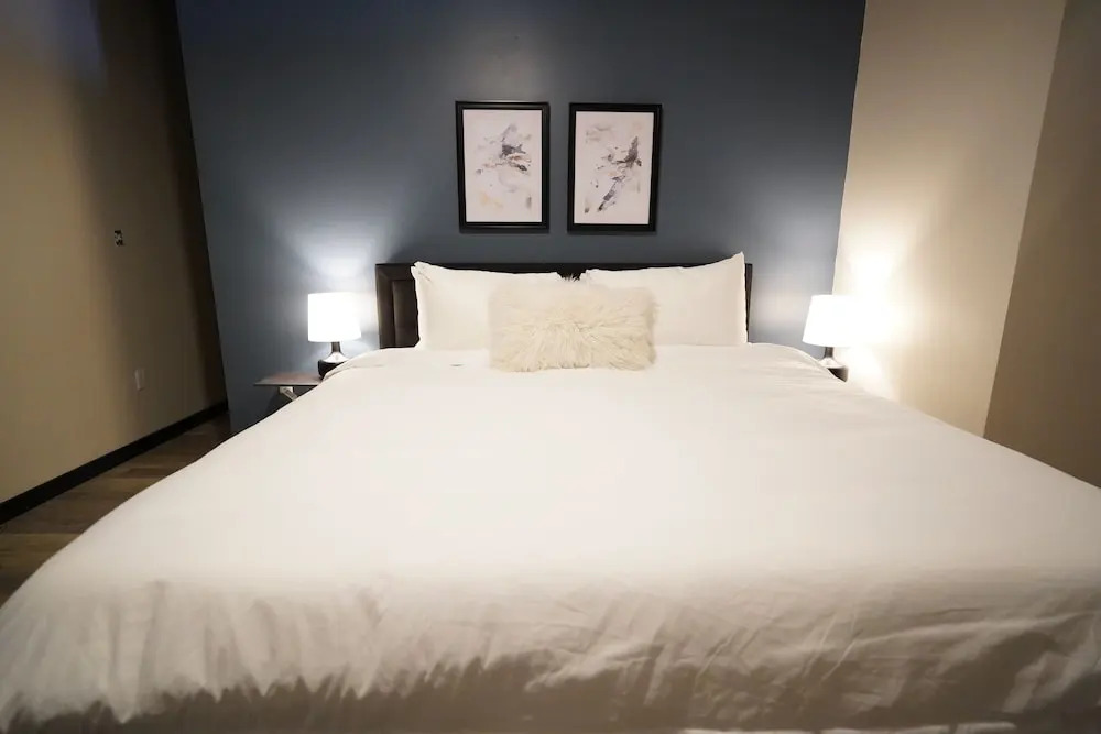 424 Gold Way- 3Bed/2Bath Apartment