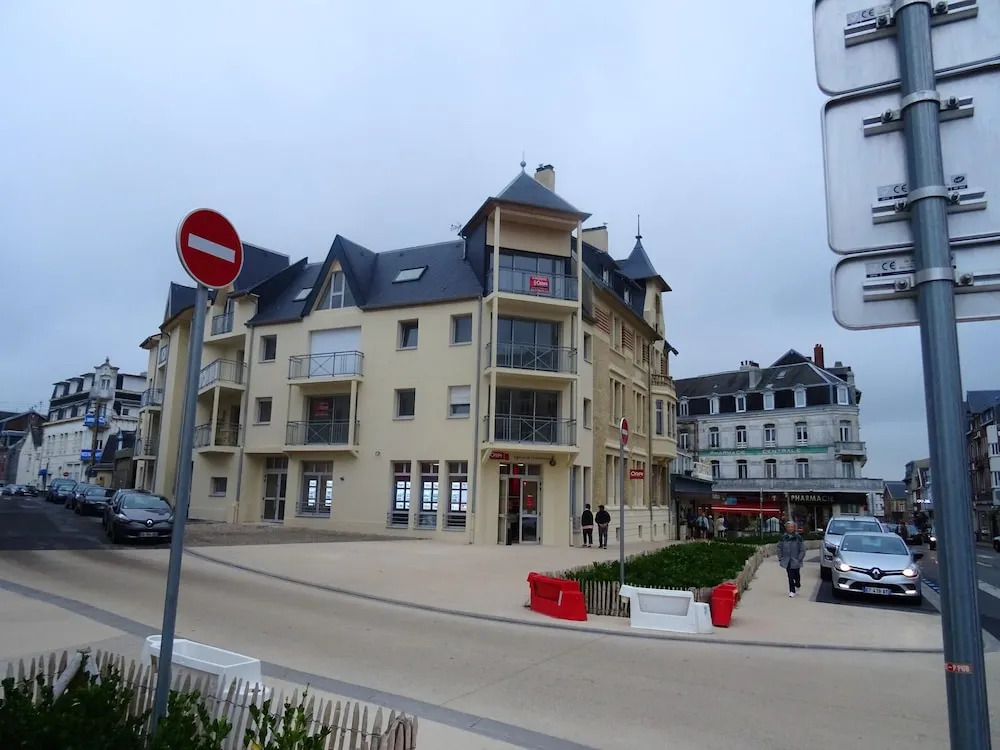 Apartment With 2 Bedrooms in Berck, With Wonderful sea View and Furnished Balcony