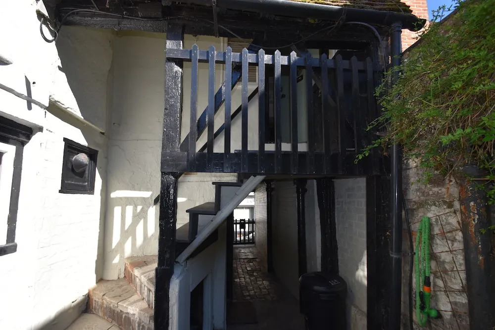 Old Town Bolthole