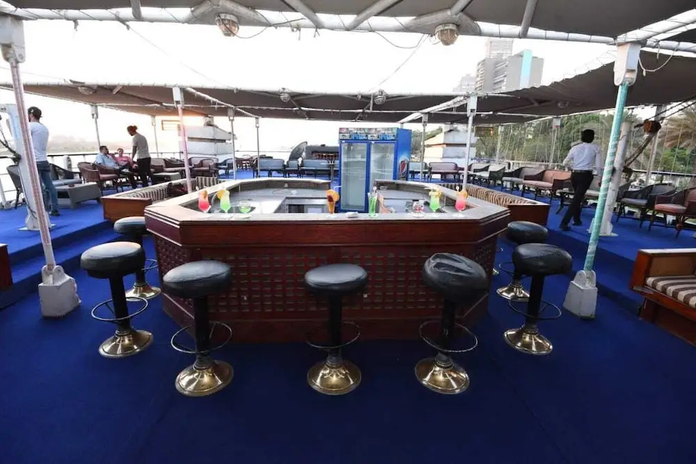 Diamond ship Hotel