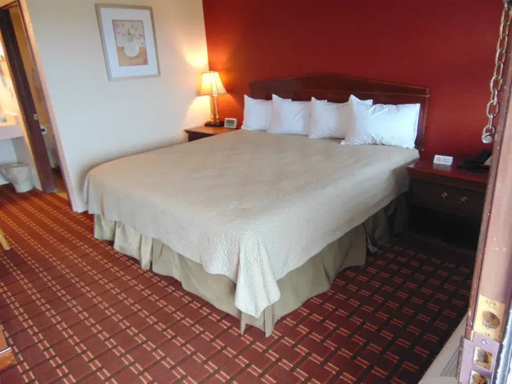 Queen Anne Inn II