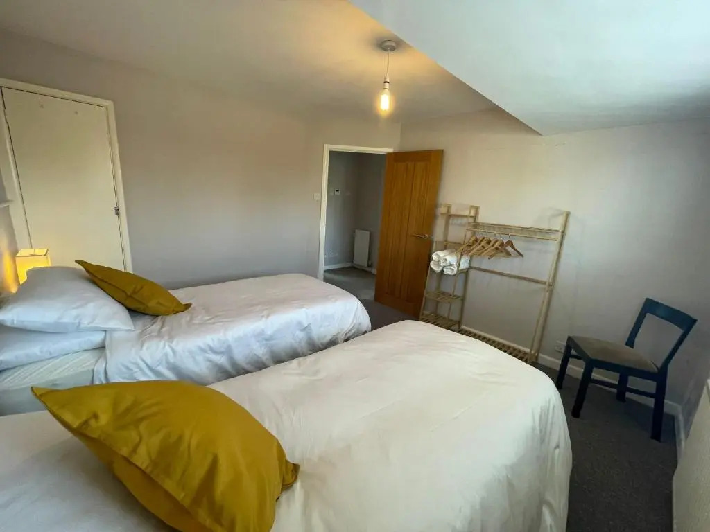 Beautiful, Spacious 4-bed House in Brixham