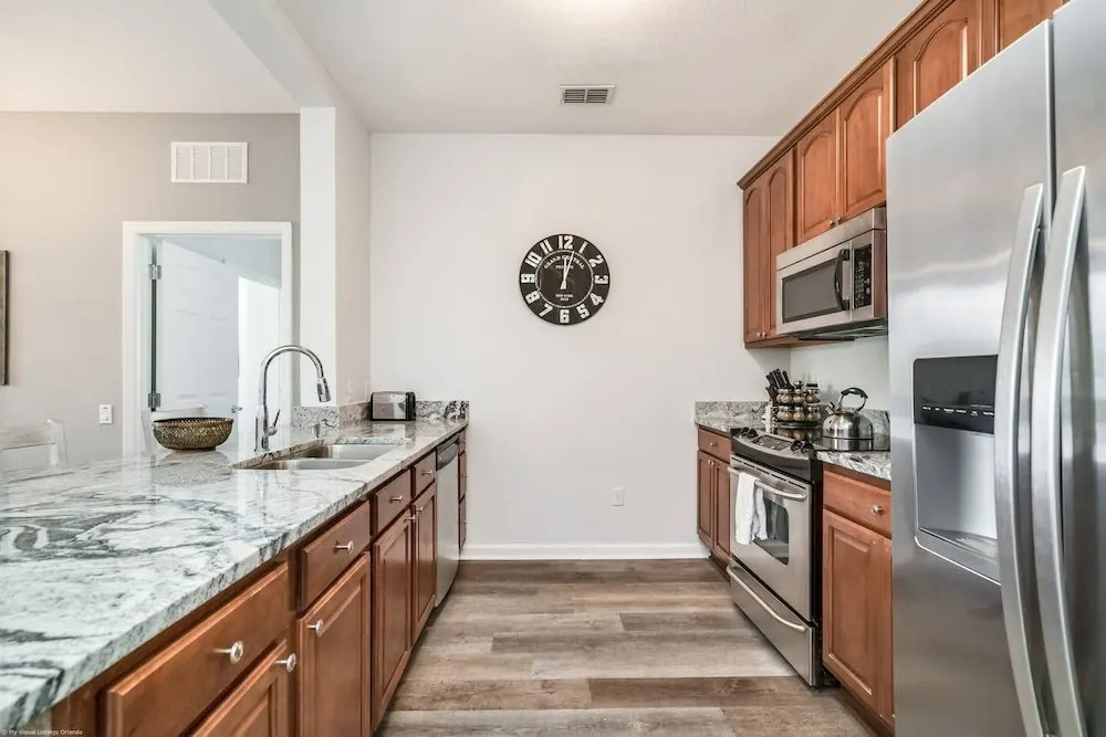 Roomy and Modern 3bd/2ba Home With Balcony #3vc201