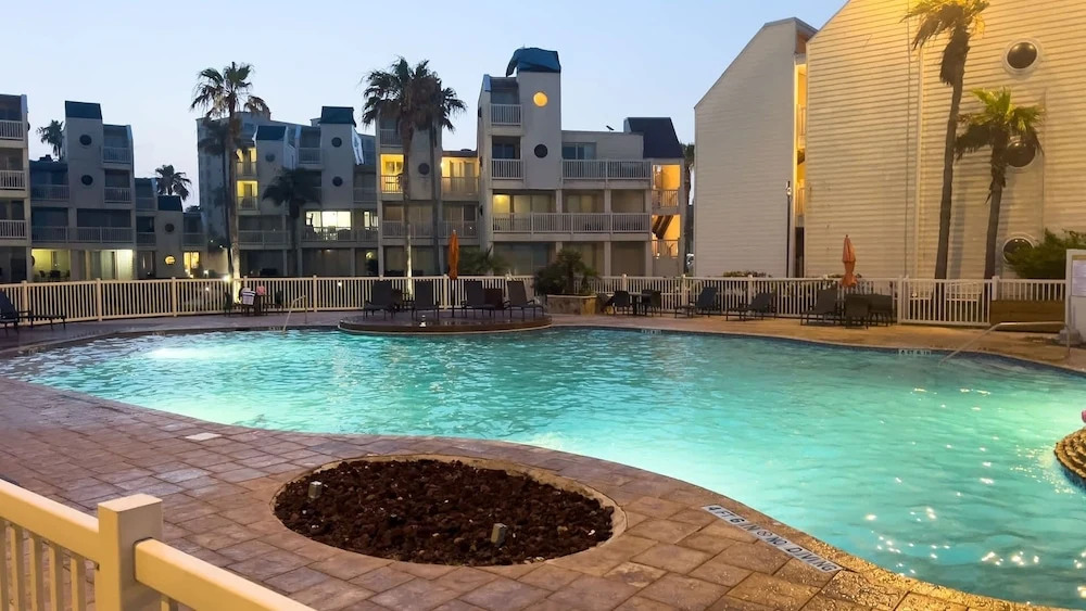 Bahia Mar 112f 2 Bedroom Condo by RedAwning