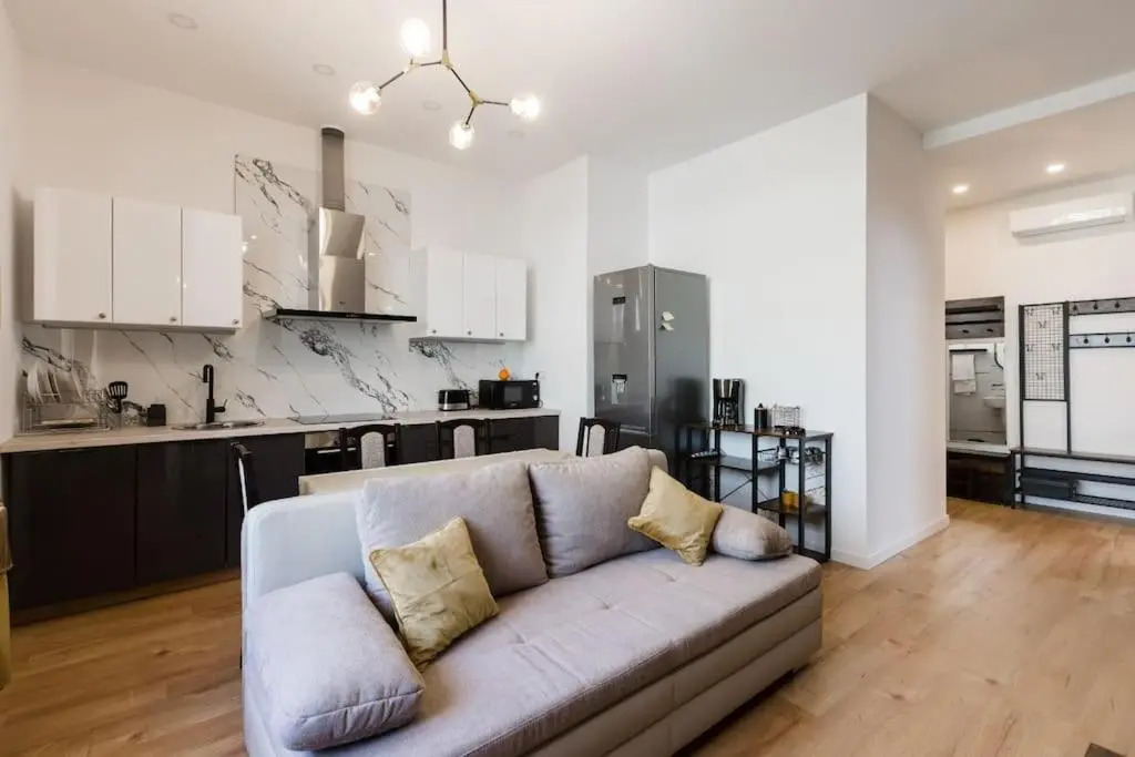 Luxury and New apartment just near Opera House PC8