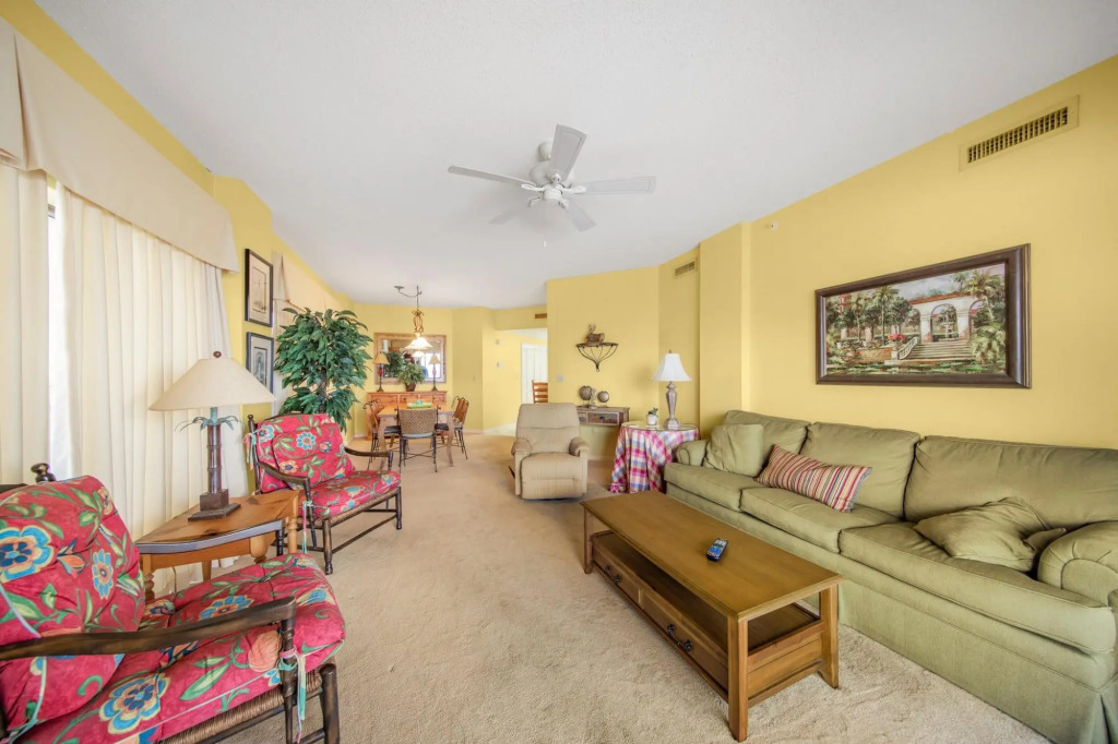 Beachfront condo with wraparound balcony & pools