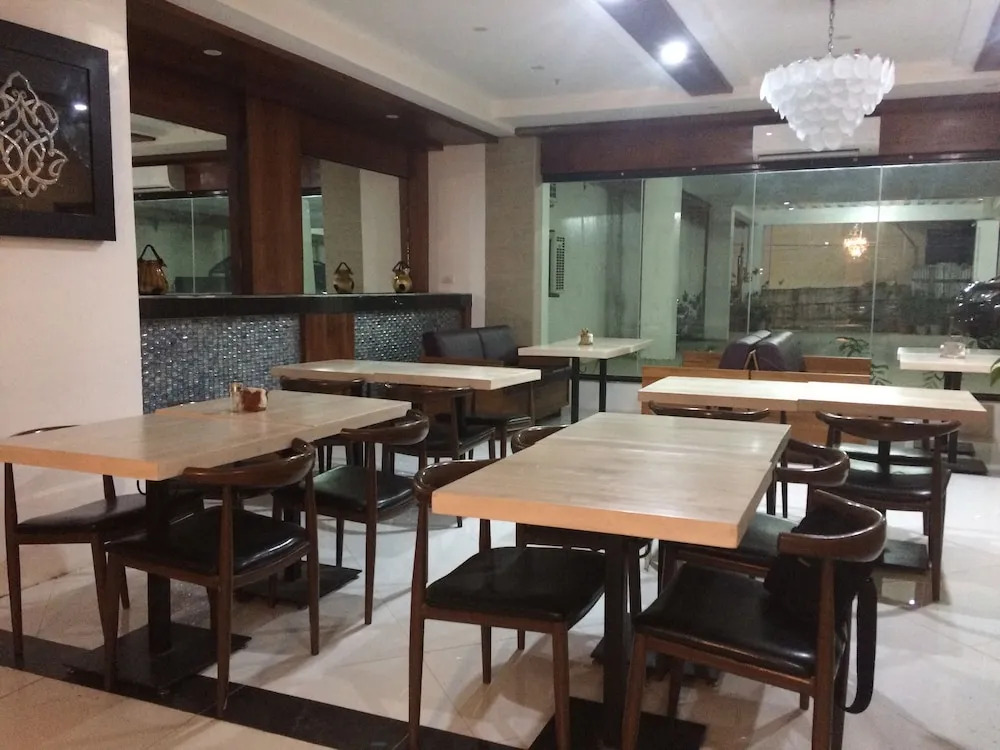 Ey Miner Suites Borromeo