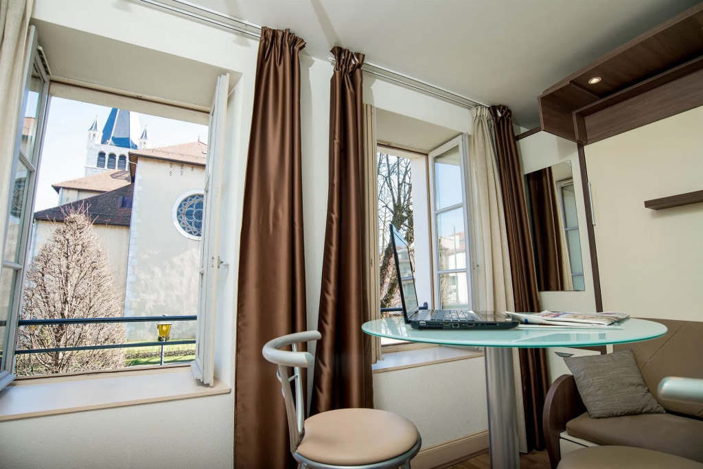 ROYAL Annecy Apparthôtel