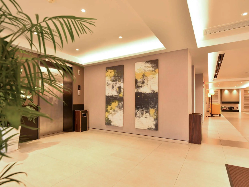 Home Inns Plus Shanghai Xujiahui Branch