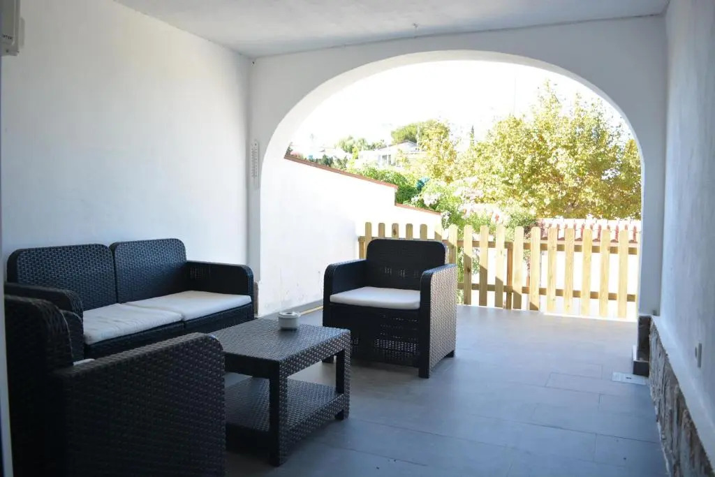 Lovely Bungalow for Four Close to Beach and City in Torrevieja