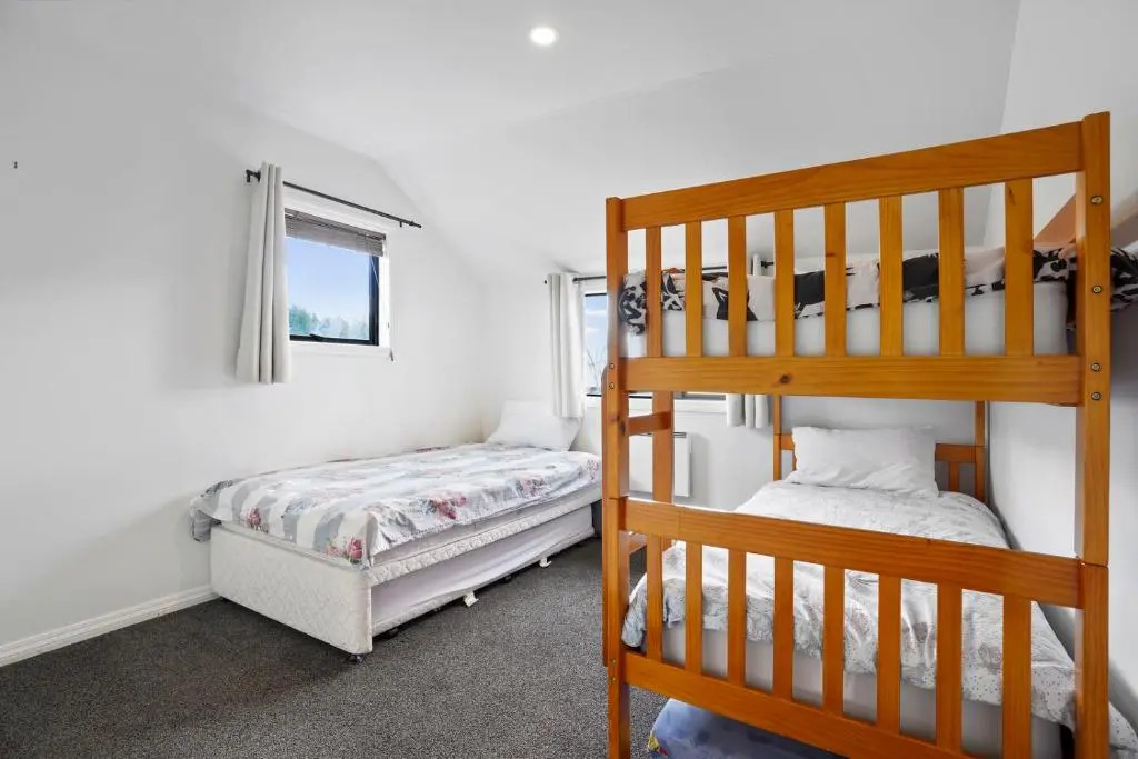 Kokomea House - Wanaka Holiday Home