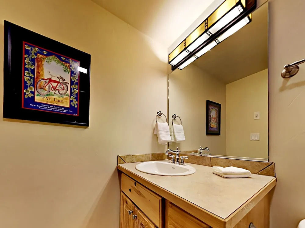 Ore House Condo #206 3 Bedrooms 3 Bathrooms Condo