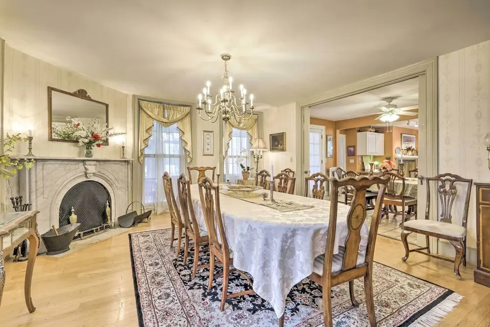Elegant Norwich House w/ Billiards Room & Ballroom