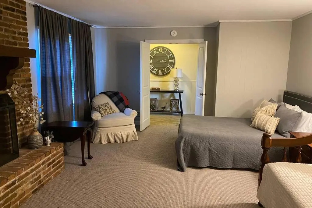 The Crimson - Game Day Rental