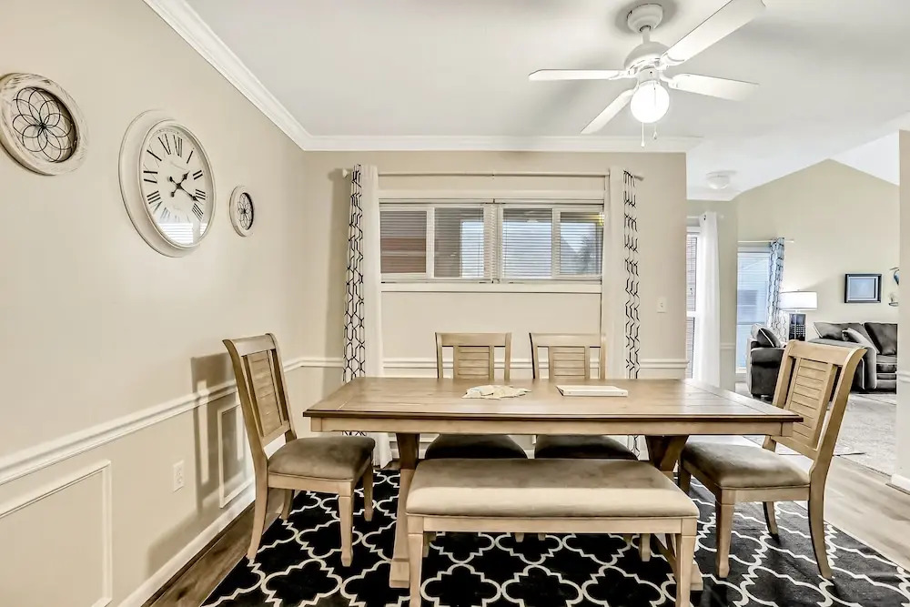 Oceanfront Condo With Pool, Grill, Central AC, Washer/dryer, & Snowbird Friendly