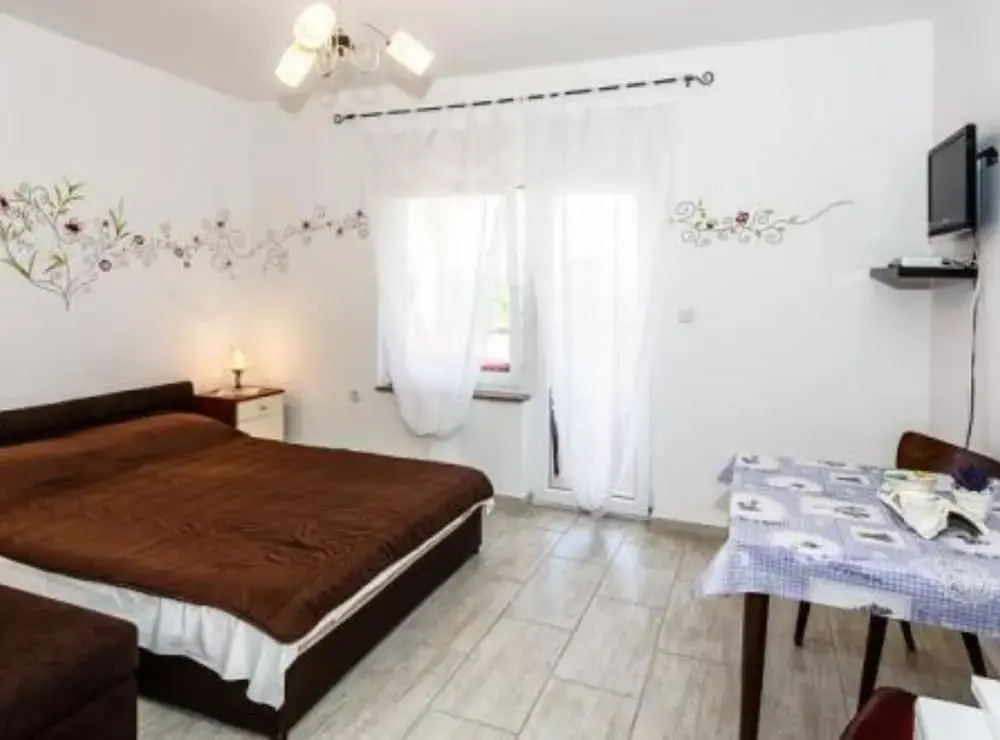 Family Apartmani Sara Malinska