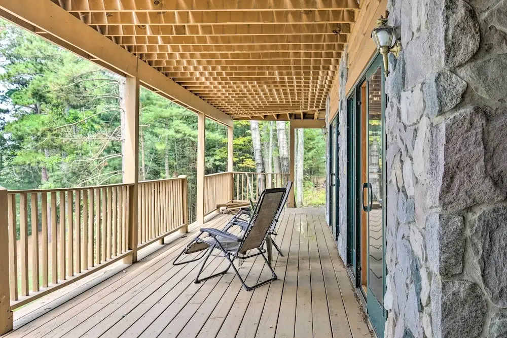 Waterfront Lake Tomahawk Cabin w/ Game Room!