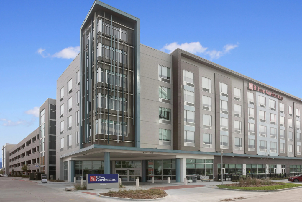 Hilton Garden Inn Omaha Aksarben Village