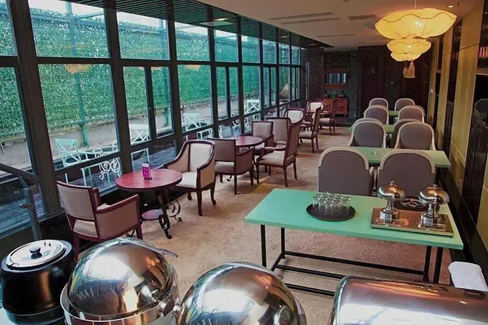 Chengdu Zifei Hotel