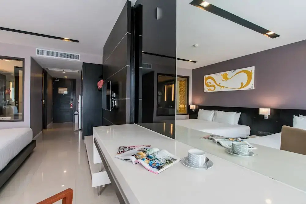 4616 - Studio With Balcony & Pool Near Patong Beach