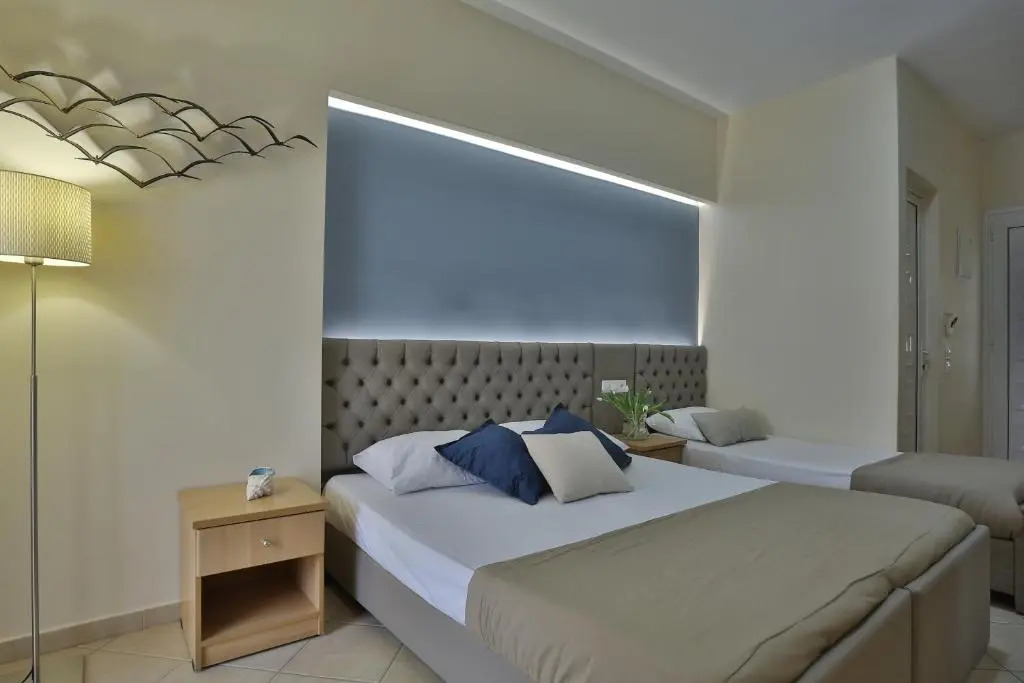 Irida Apartments