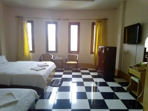 Minde J Hotel